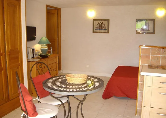 Agreable Location Au Coeur Du Vignoble Dominici Therese Lägenhet